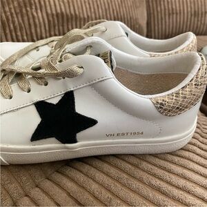 Vintage Havana  White and Tan Sneakers with Gold Detail